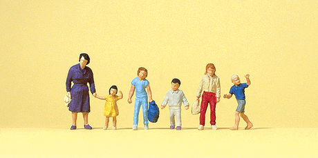 Image for 590-14041 Walking Women w/Children