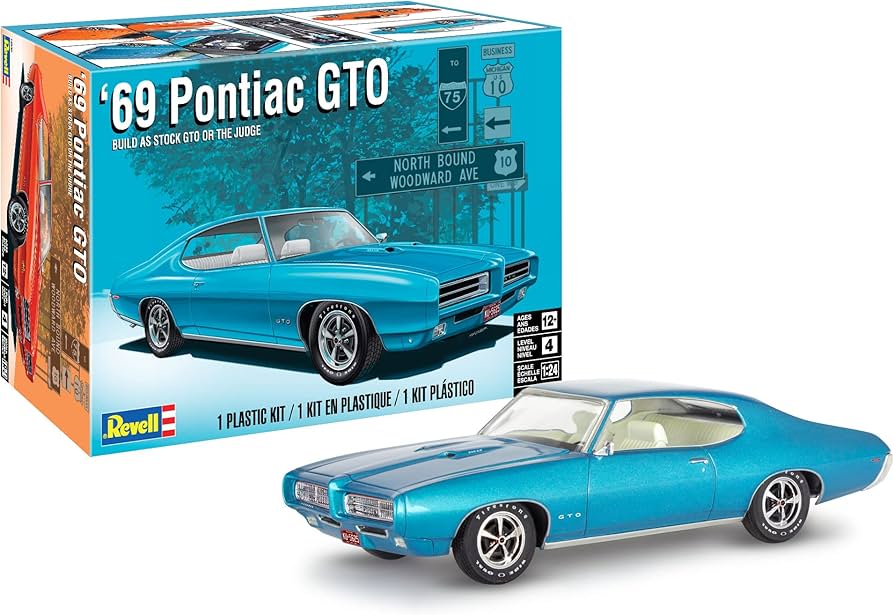 Revell 14530 1969 Pontiac GTO Kit 1:24 Scale