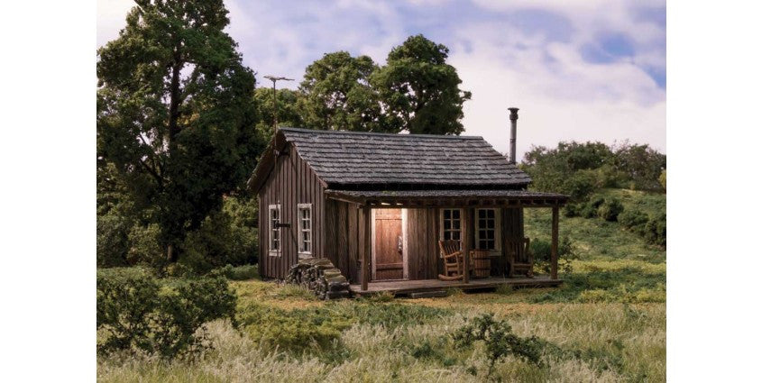 Woodland Scenics 5065 Rustic Cabin - Built-&-Ready(R) Landmark Structure(R) -- Assembled - 3-1/4 x 3 x 2-13/16"  8.25 x 7.62 x 7.14cm HO Scale