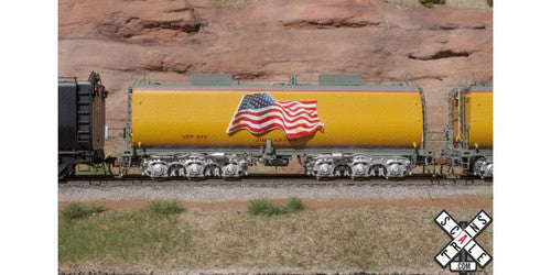 ScaleTrains SXT31898 Water Tender Union Pacific Steam Excursion Post-2006 Water Tender, UP/Jim Adams/Flag/#809 HO Scale