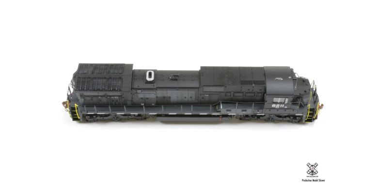 ScaleTrains SXT31154-2 GE C39-8 Phase III, Pennsylvania Northeastern/ex-Norfolk Southern #8211 DCC & Sound N Scale