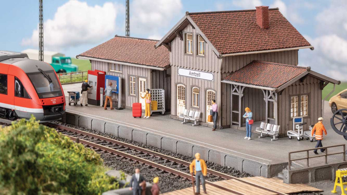 Image for 528-16268 Platform Figure Set