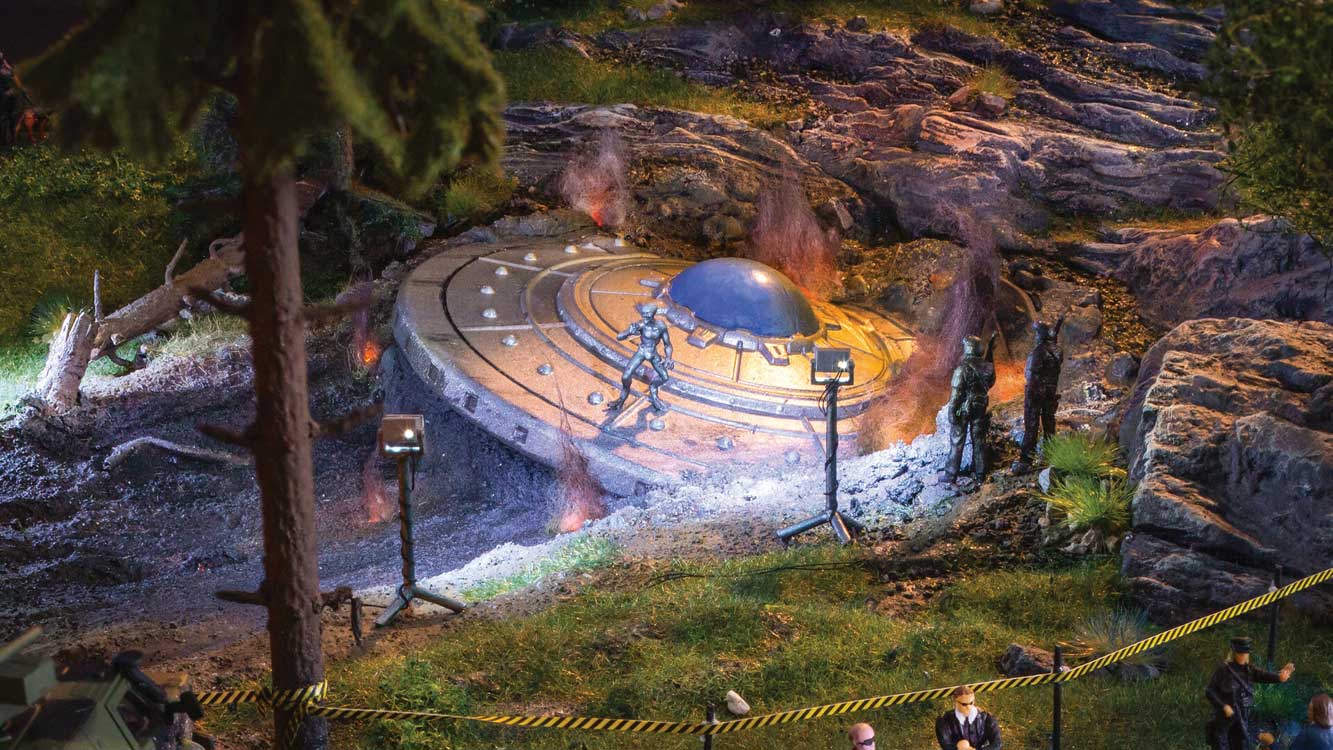 UN —under nest— Noch 60765 UFO Crash Scene w/Alien -- Hard-Foam & 3D Print Kit