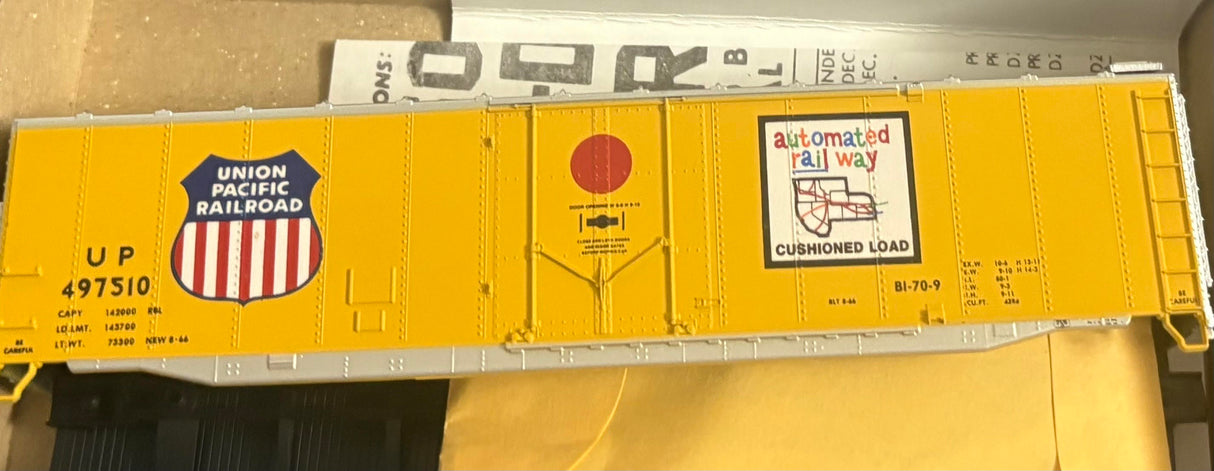 Bev-Bel 2352-1 50' Plug-Door Boxcar UP Union Pacific #497529 HO Scale