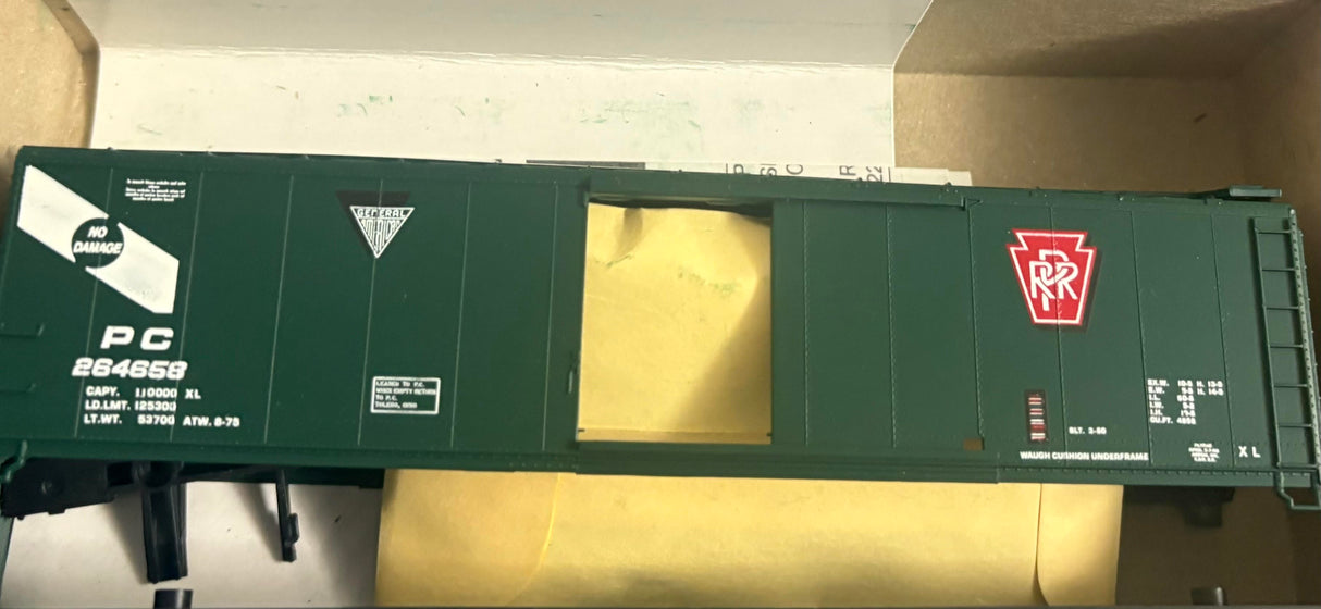 Bev-Bel 2391-1 50' Steel Single-Door Boxcar PC Penn Central #264683 HO Scale