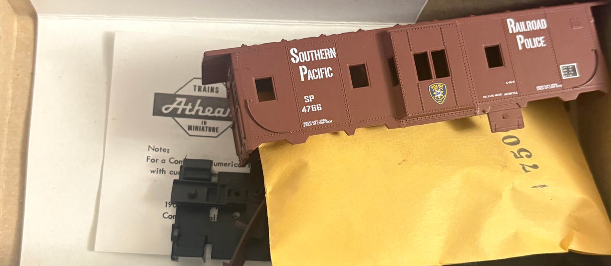 Bev-Bel 2290 Bay-Window Caboose SP Southern Pacific #4766 HO Scale