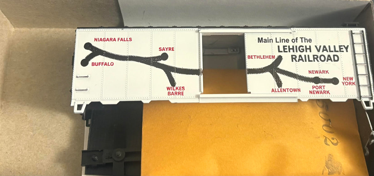 Bev-Bel 20002-1 40' Steel Single-Door Boxcar  L.V. Leigh Valley #97455 HO Scale
